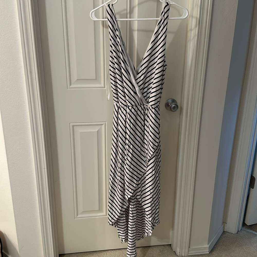 Bebe striped midi dress high low